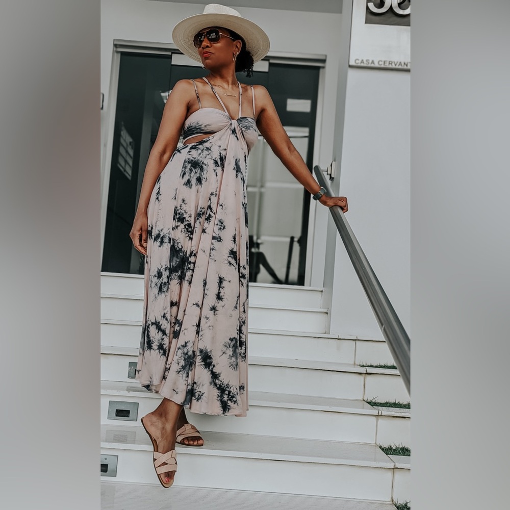 Cut Out Maxi